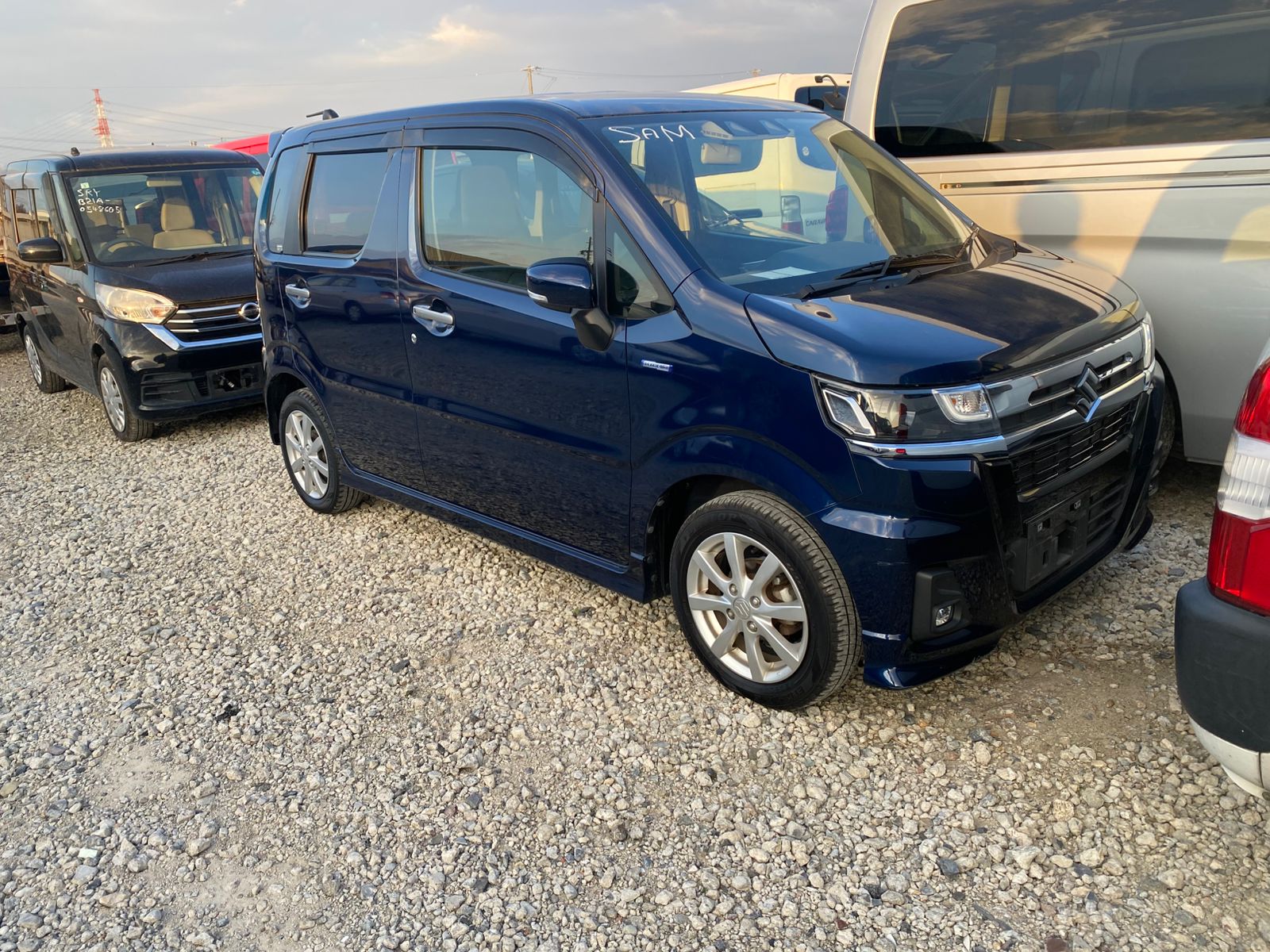 Wagon-R Hyb Custom ZX